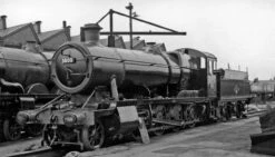 Dapol OO Gauge 2884 Class 2-8-0 2851 BR Late Black DCC Sound 4S-009-007S