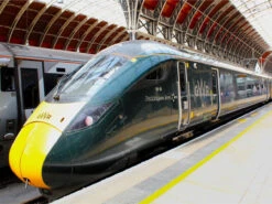 Kato N Gauge Class 800 010 Paddington Bear GWR 5 Car Train 10-1673